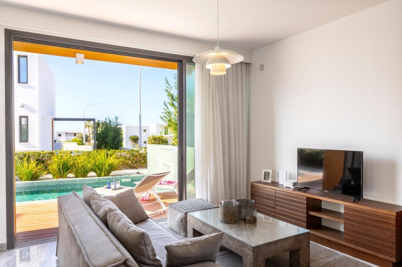 Villa Beach Heaven Paphos ภายนอก รูปภาพ